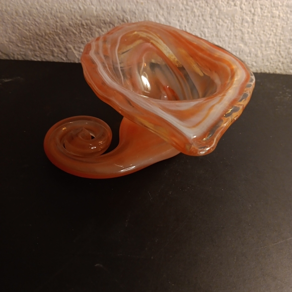 GORGEOUS VTG Sooner Orange Swirl Glass 8" Cornucopia Vase. - Picture 6 of 7